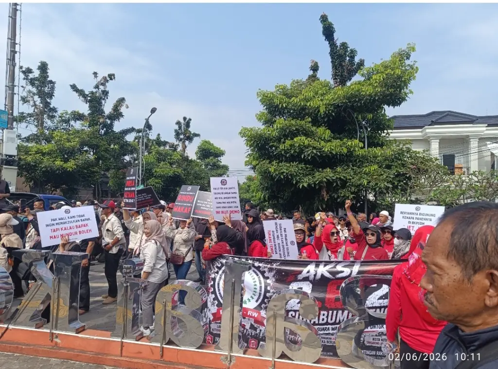 AKSI RT/RW DAN TOKOH MASYARAKAT DESAK PEMAKZULAN WALI KOTA SUKABUMI