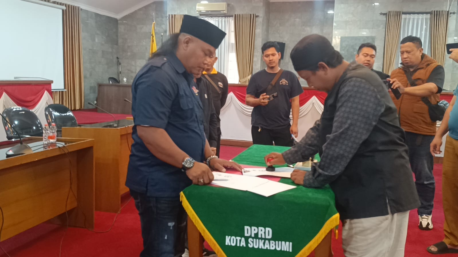 Bola Panas di DPRD: Warga Sukabumi Tuntut Hak Angket dan Pemakzulan Wali Kota