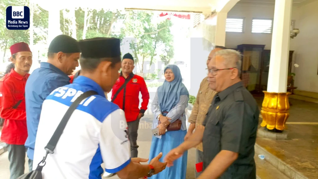 Aksi Damai KIKES Soroti Pelayanan BPJS di Pendopo Kabupaten Sukabumi dpc kikes ksbsi 3