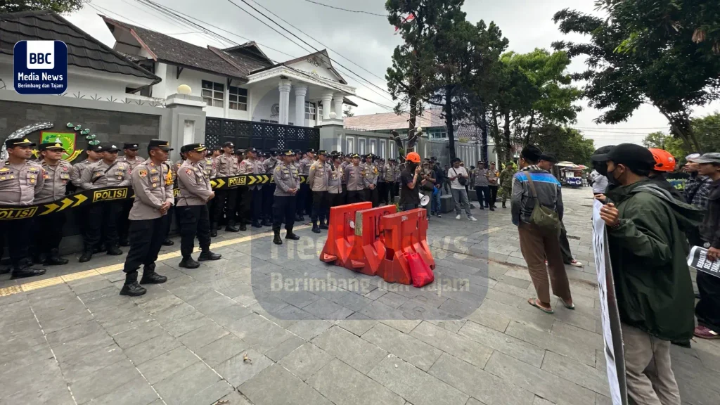 depan dprd