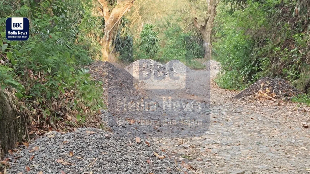 Warga Sambut Baik Perbaikan Ruas Jalan Sukaraja-Paldua di Gegerbitung, Dinas PU Terjunkan Pengawas Langsung ruas jalan